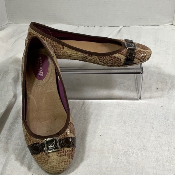 Sperry Snake Skin Leather Flat, Size 8 - Picture 2 of 16
